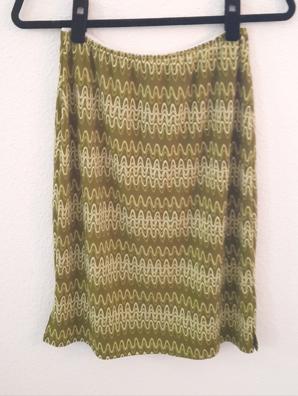 Vintage 90s Green & White Wavy Squiggly Line Pattern Skirt